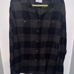Old Navy Men's Black & Charcoal Plaid Button-Up Shirt